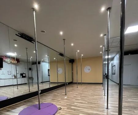 CoSpin Dallas | Pole Dance Studio Rental