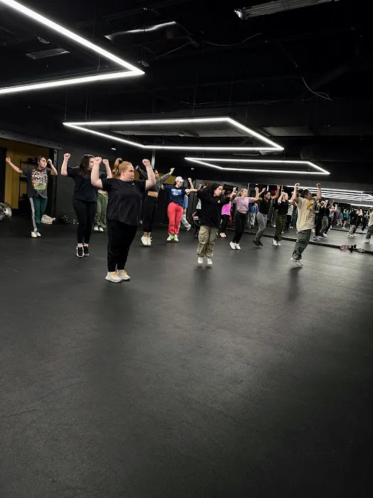 Lux MVMT Dance Studio Picture 4