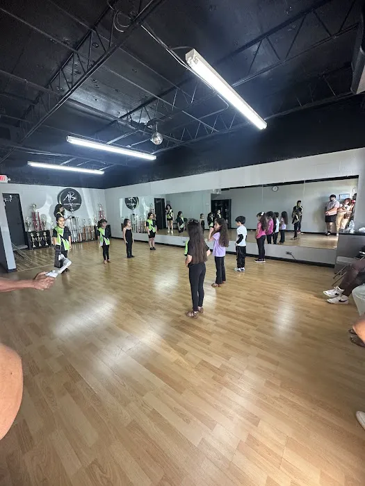 Alianza Rumbera Dance Studio Picture 1