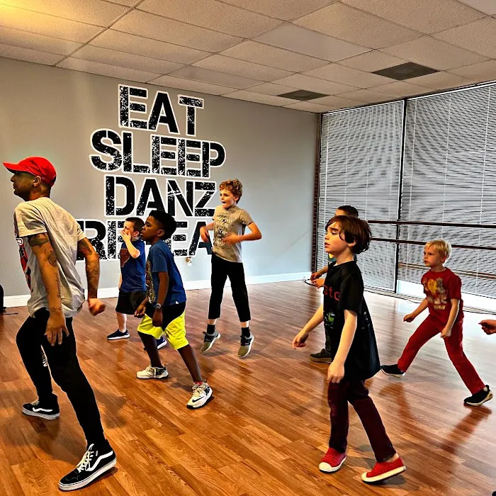 iDANZ Performing Arts Studio Picture 8