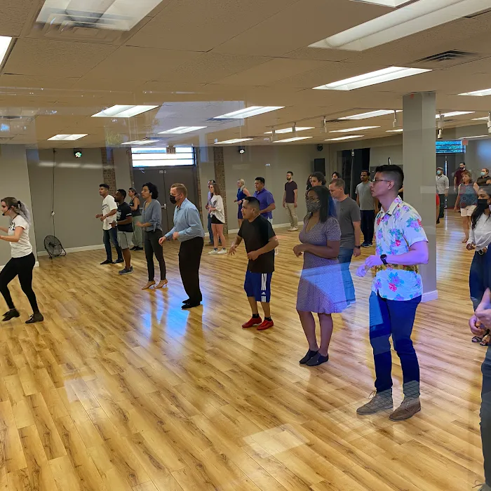 Salsabysal Dance Studio Of Salsa, Bachata & Cumbia Picture 8