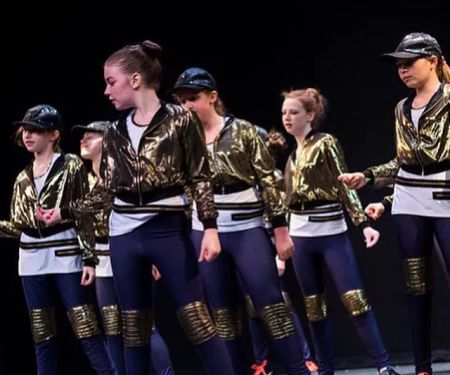 AD Dance