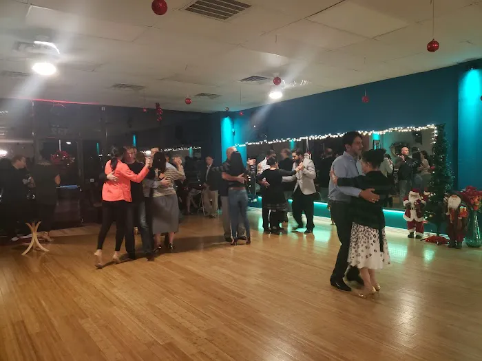 Argentine Tango in Dallas - Classes and Milonga Picture 4