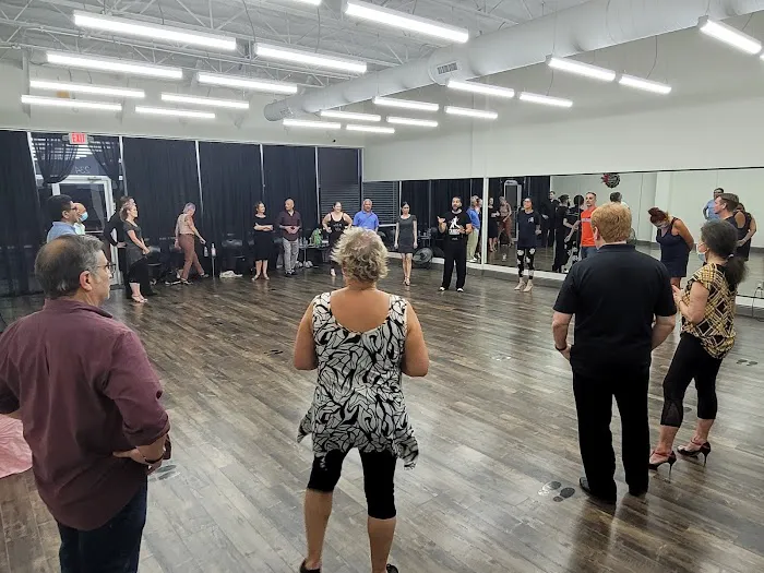 Argentine Tango in Dallas - Classes and Milonga Picture 8