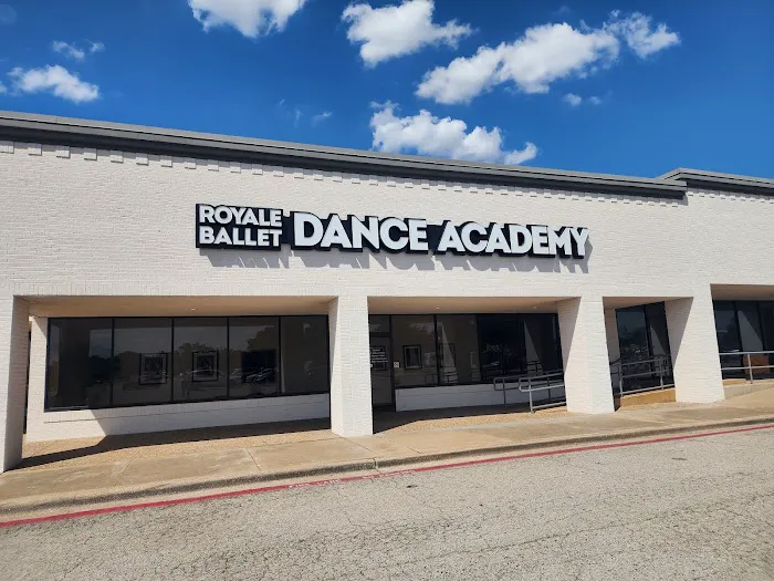 Royale Ballet Dance Academy Picture 8