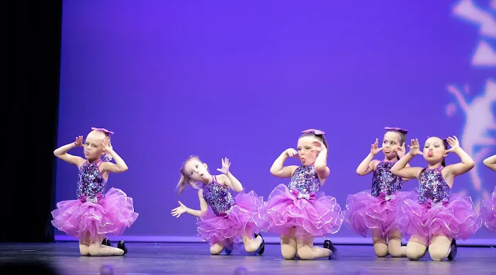 Dancin’Ovations Dance Studio Picture 4