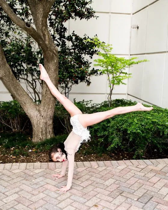 N'ertia Dance Company Picture 10