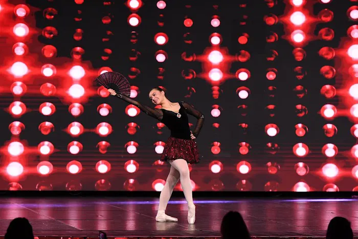 3-D Dance Celina Picture 9