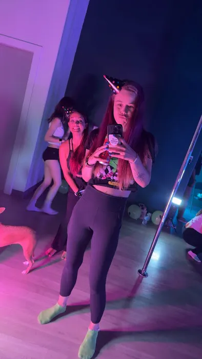 WREXX DANCE Picture 2