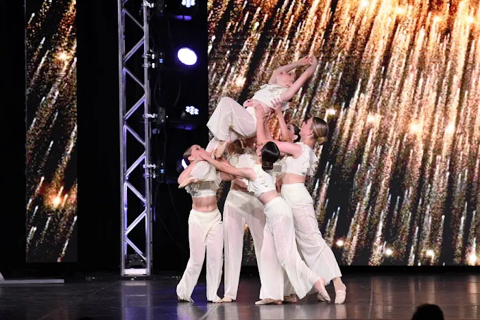 Dance Loud Academy Picture 2