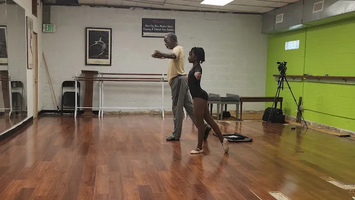 Intercity Row Modern Dance Co Picture 1