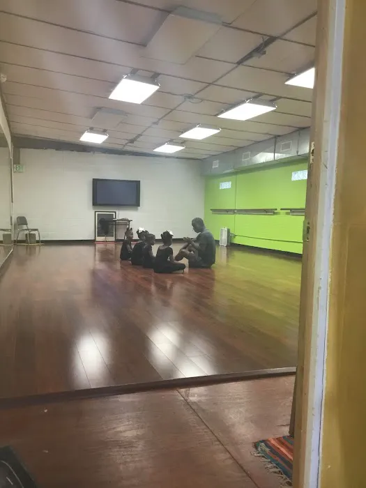 Intercity Row Modern Dance Co Picture 6