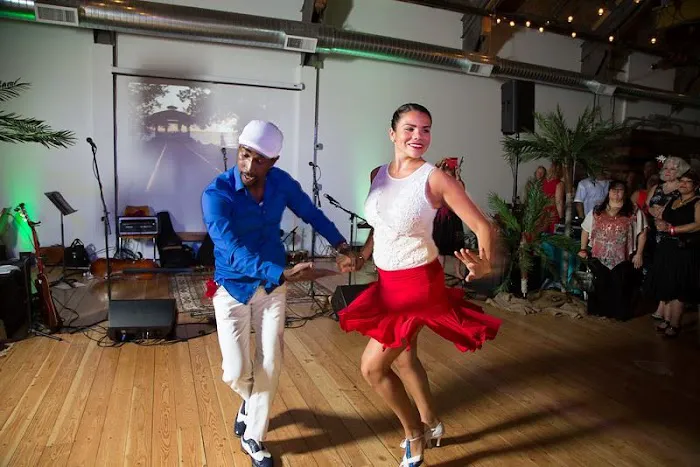 Clave Cubana Salsa/Valdes Dance & Events Picture 5