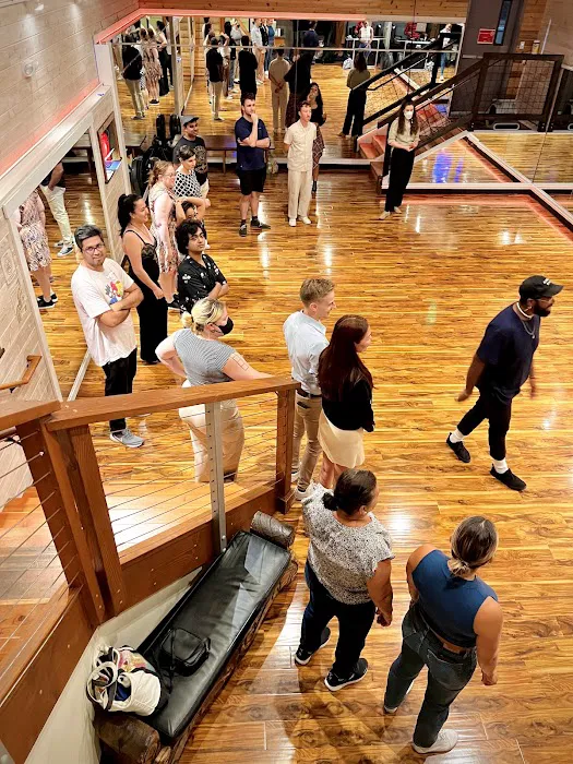 Salsa Con Todo, Seattle Dance Studio Picture 5