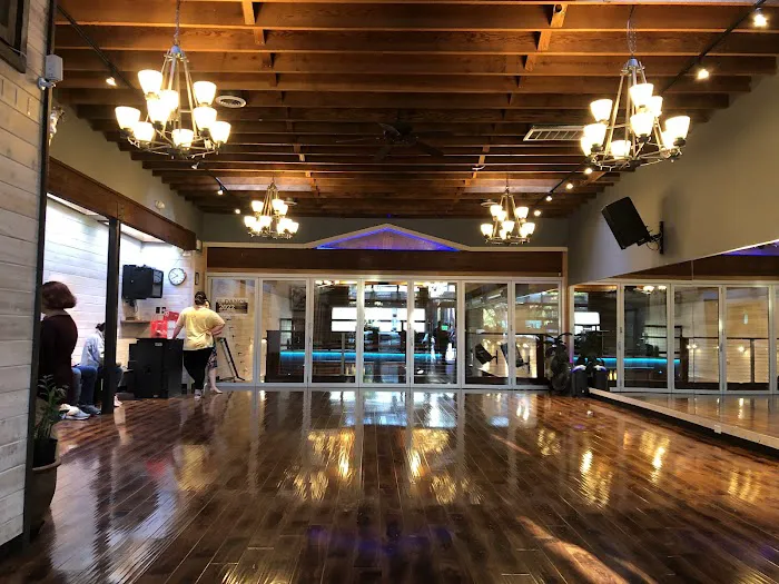 Salsa Con Todo, Seattle Dance Studio Picture 6