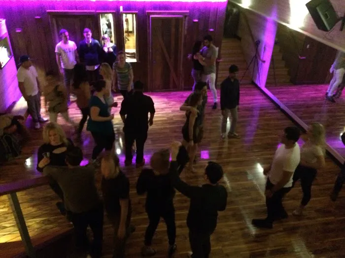 Salsa Con Todo, Seattle Dance Studio Picture 7