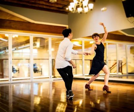 Swing Dance SCT