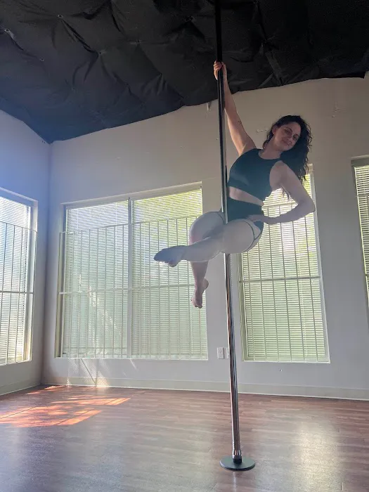 Seattle Pole Dance Picture 4
