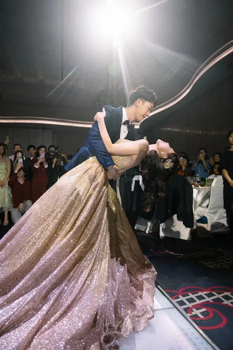 Abayas' Ballroom Picture 2