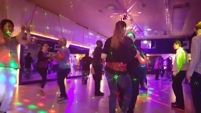 Studio 6 Ballroom Picture 6