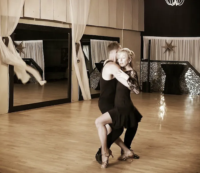 Studio 6 Ballroom Picture 7