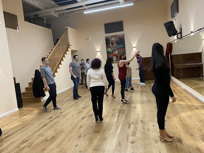 Salsaymotion Dance Academy Picture 5