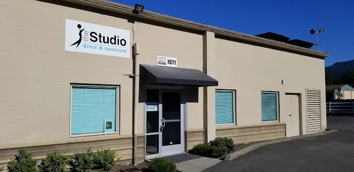 The Studio in Issaquah Picture 3