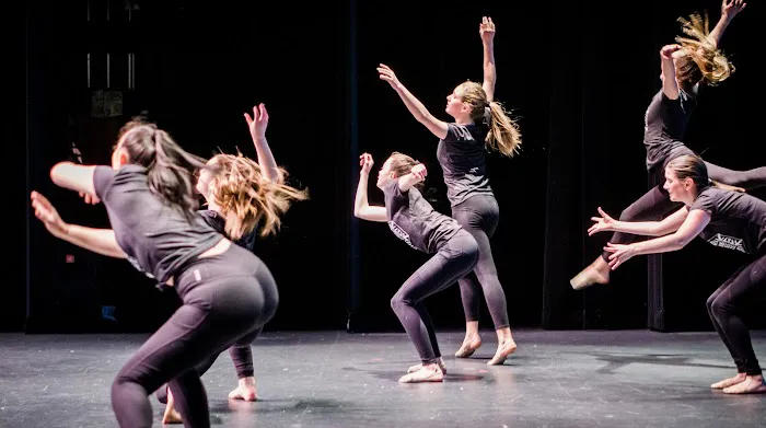 Glass House Dance Picture 6