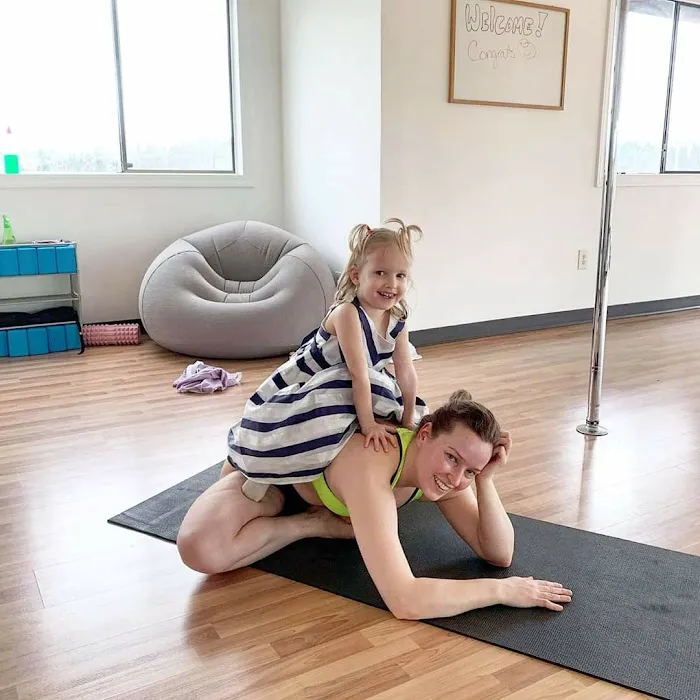 Pole Fitness Seattle - Bellevue Picture 5