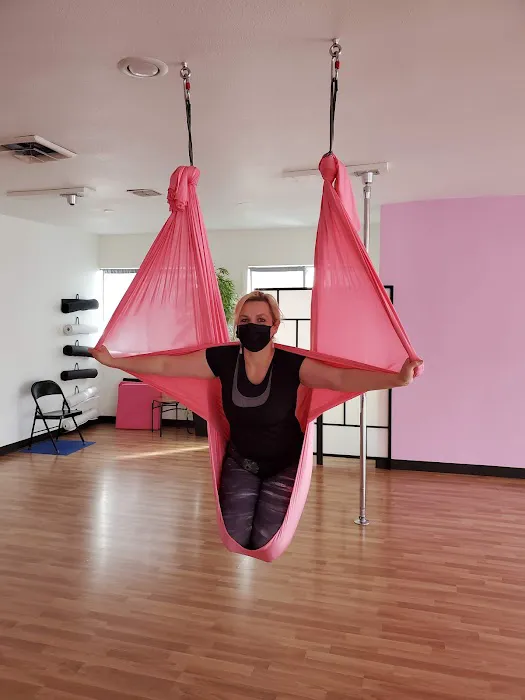 Pole Fitness Seattle - Bellevue Picture 9