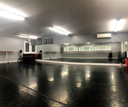 Xiang-He Dance Theatre