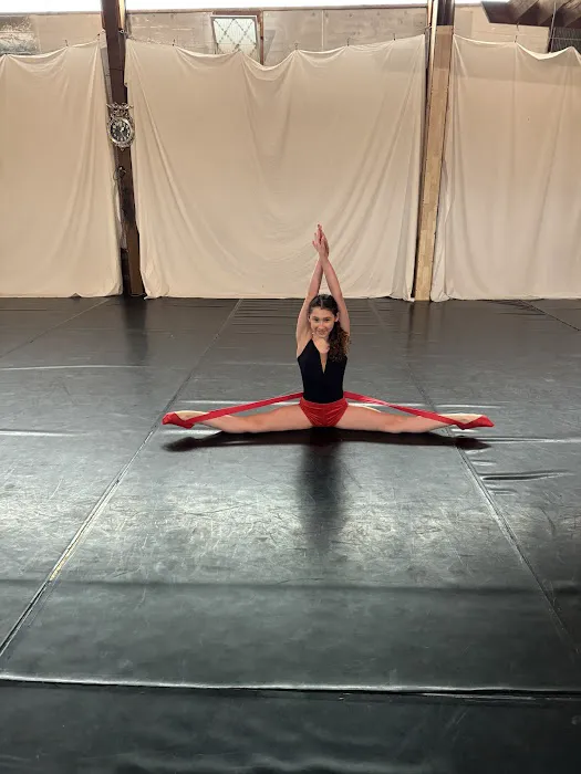 Upper Room Dance Picture 4