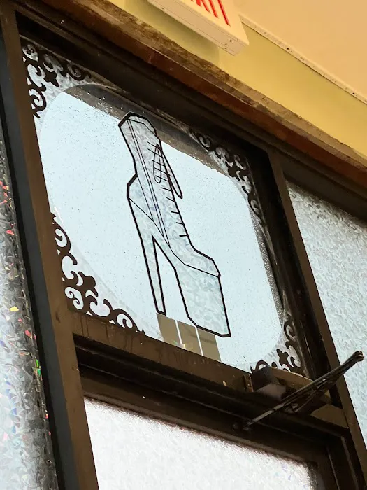 Haus of Pole Picture 7
