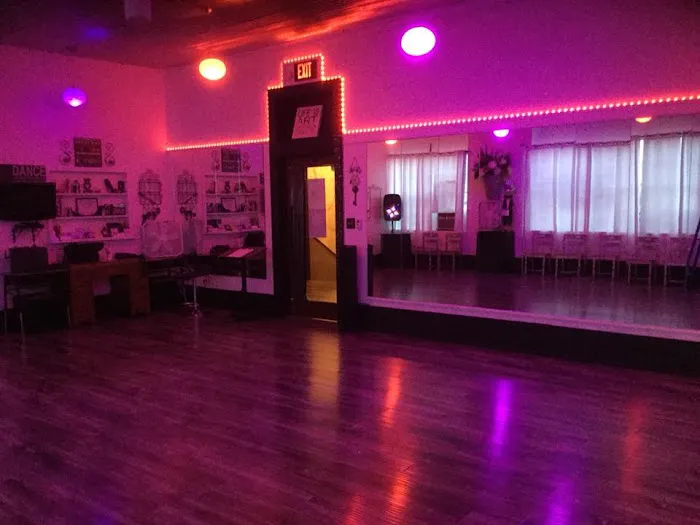 Adelante Dance Studio Picture 2