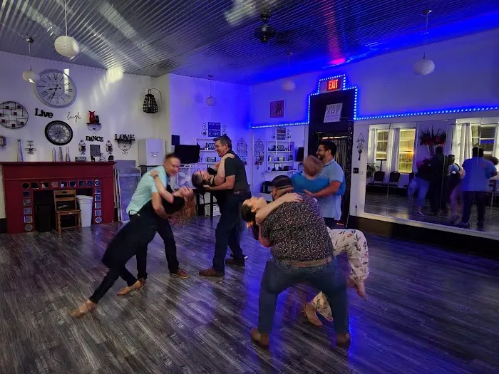 Adelante Dance Studio Picture 6