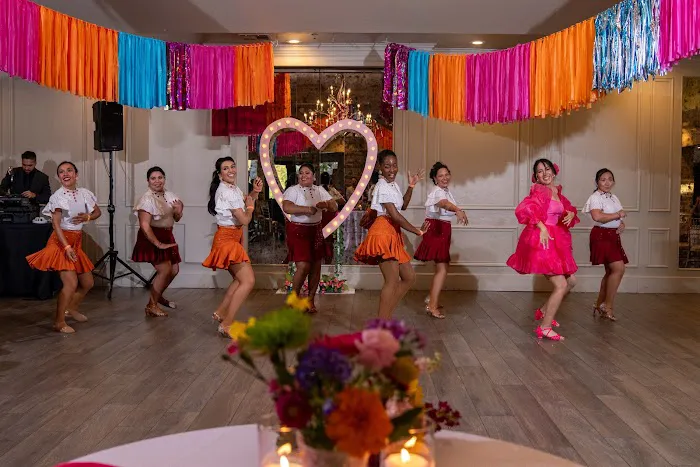 Latin Fusion Oklahoma - Salsa & Bachata Dance Classes Picture 3
