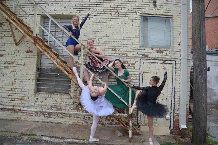 Julia's Dance Academy Picture 5