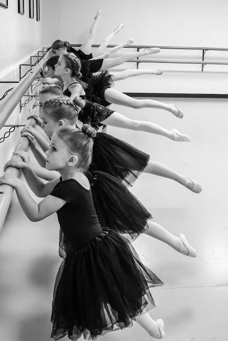 Julia's Dance Academy Picture 9