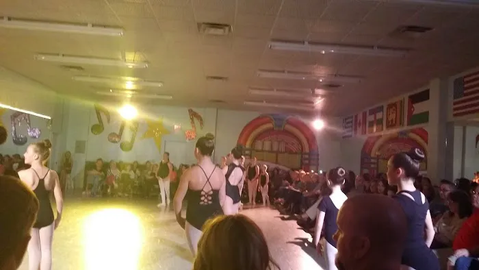 Modern Dance Arts Picture 2