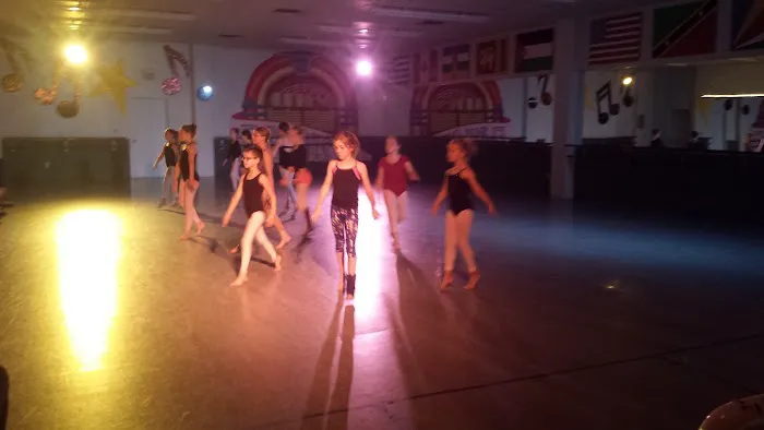 Modern Dance Arts Picture 4