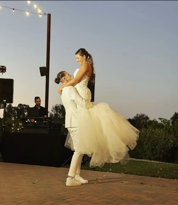 The First Dance Place Picture 7