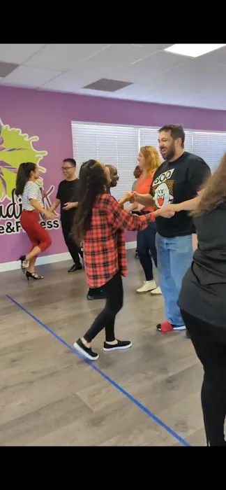 The Salsa Beat Picture 9