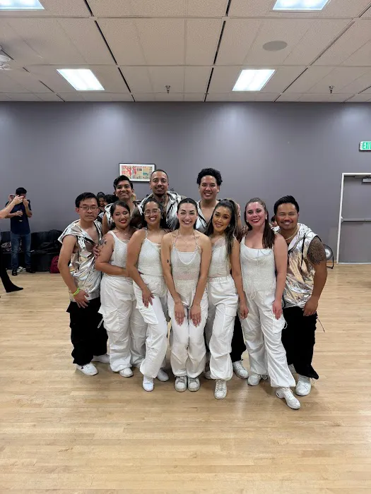 Melómano Entertainment - Salsa & Bachata Lessons Picture 5