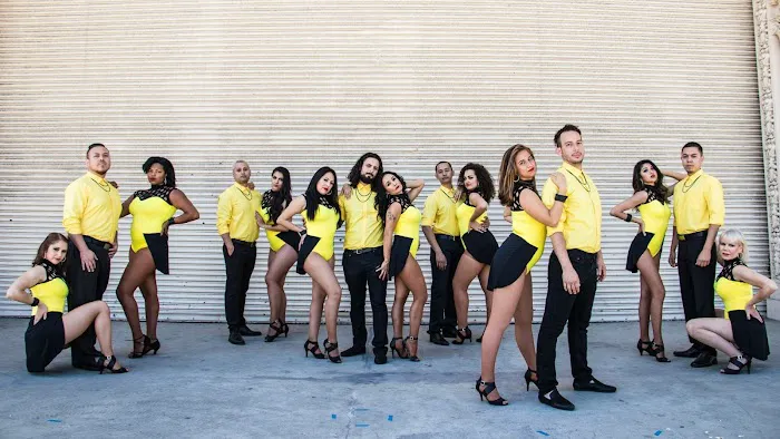 Melómano Entertainment - Salsa & Bachata Lessons Picture 3