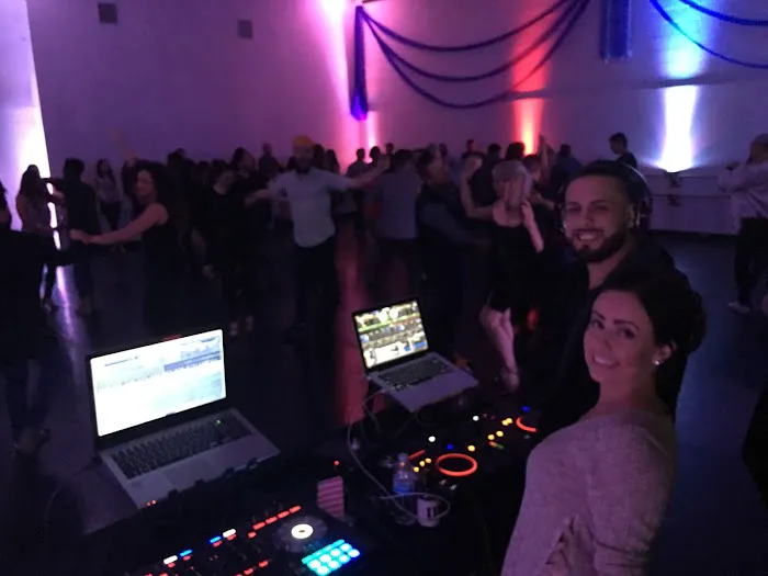 Melómano Entertainment - Salsa & Bachata Lessons Picture 9