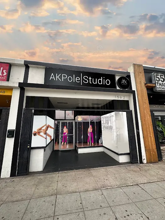 AKPole Studio | Pole Dance | Pole Fitness | Flexibility | Floorwork | Picture 3