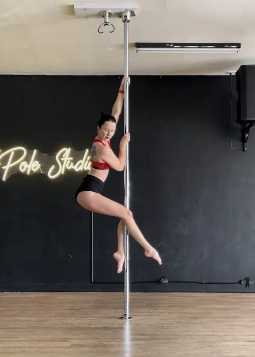AKPole Studio | Pole Dance | Pole Fitness | Flexibility | Floorwork | Picture 7