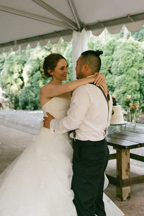 Natural Wedding Dance Picture 4