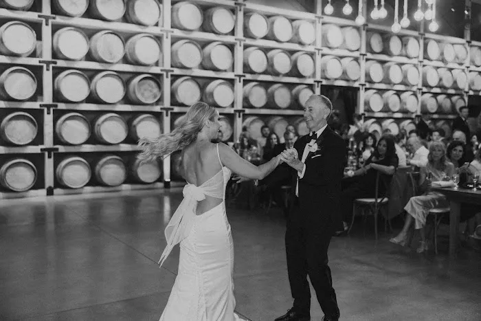 Natural Wedding Dance Picture 5
