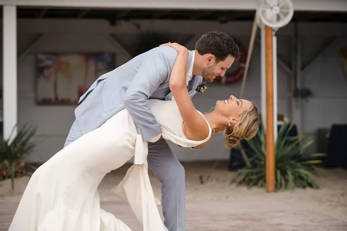 Natural Wedding Dance Picture 3